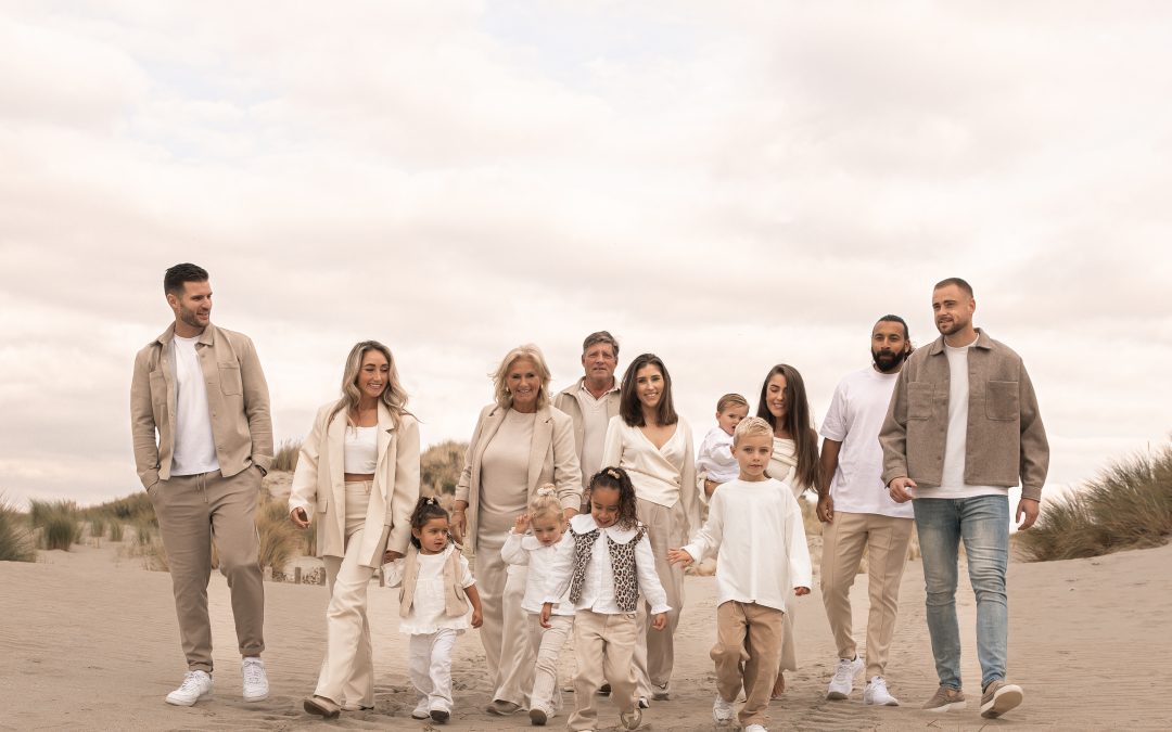 Waarom nú het perfecte moment is voor een familieshoot in de duinen van het Westland