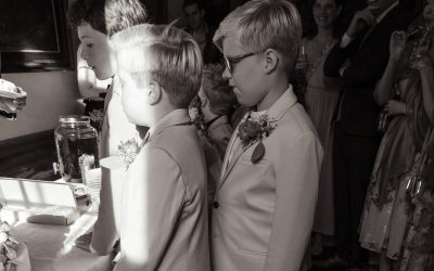 Kinderen op een bruiloft: de momenten die je bruidsfotografie écht maken | ByIrisvdZwan Bruidsfotograaf
